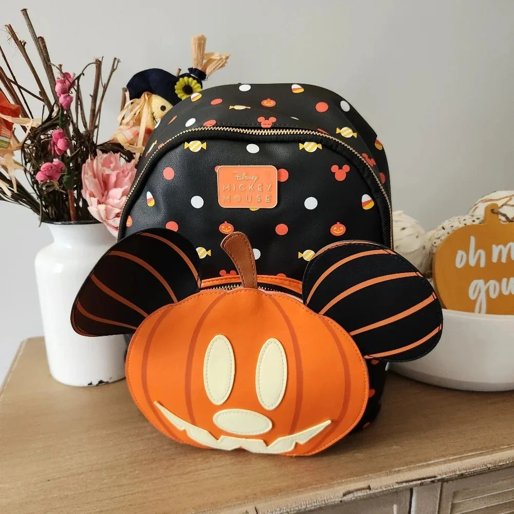 NWT Disney Mickey Mouse Pumpkin Halloween Glow in the Dark Backpack